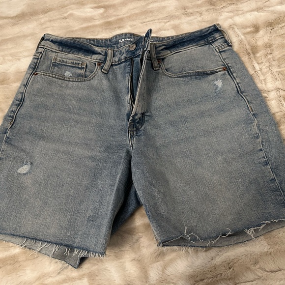 High rise Old Navy denim shorts - Picture 1 of 3